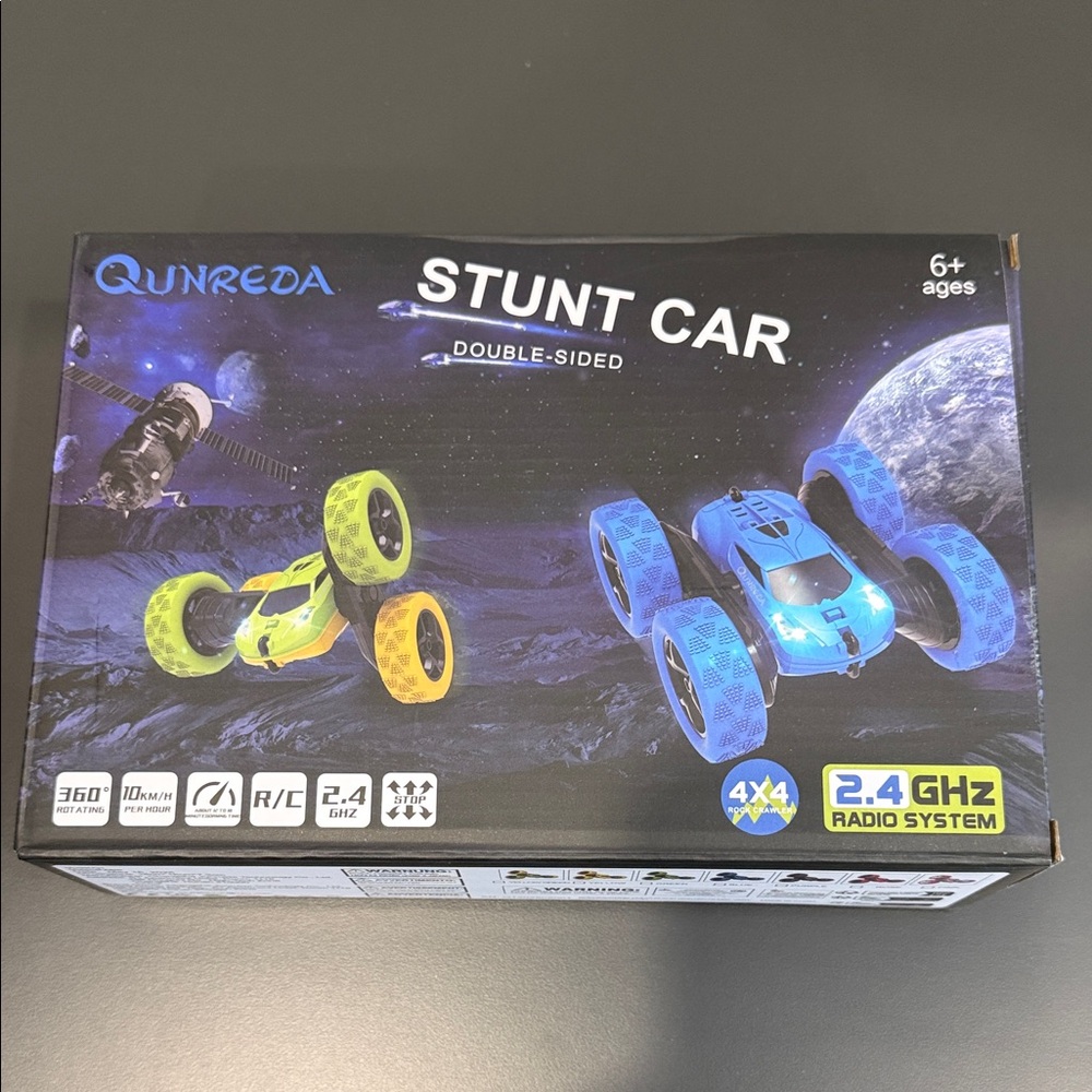 NWT Double-Sided Stunt Car - Blue and Green
